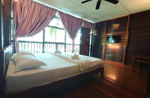 Tawau Ski Chalet | Spring Hill cottage