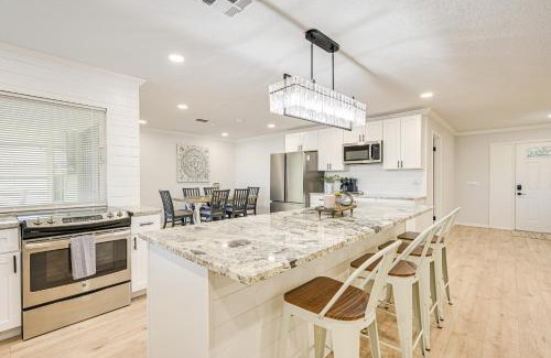 Spring Hill House | Spring Hill Home with Pool, BBQ Grill and Outdoor TV!