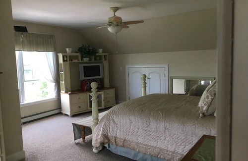 Little Compton Bed & Breakfast | SPRING INTO SAVINGS Large Tranquil, Private Suite By The Sea, Birders Paradise