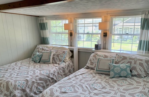 Spring Lake Cottage | Spring Lake cottage with lake frontage!