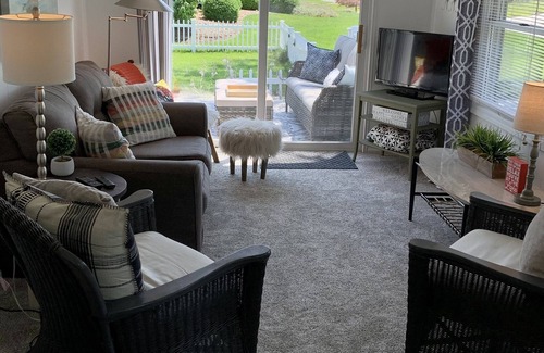 Spring Lake Cottage | Spring Lake cottage with lake frontage!
