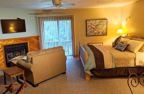 Prudenville Bed & Breakfast | Springbrook Inn Cedar Trail