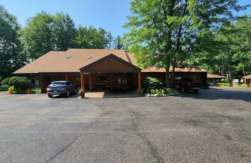 Prudenville Bed & Breakfast | Springbrook Inn Cedar Trail