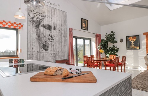 Totnes House | SPRINGFIELD FARM, pet friendly, with a garden in Halwell