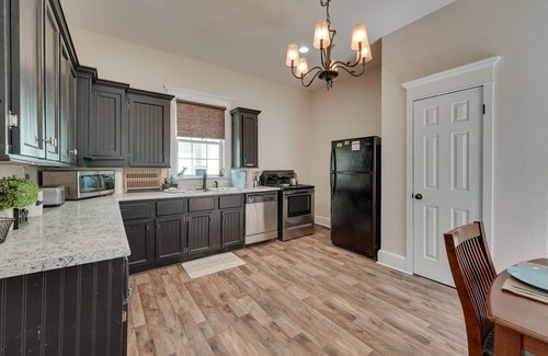 Springfield House | Springfield Home < 1/2 Mi to Commercial Street!