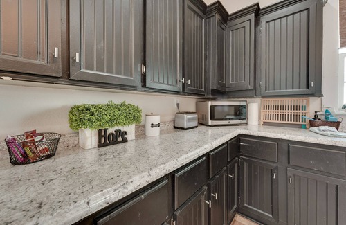 Springfield House | Springfield Home < 1/2 Mi to Commercial Street!