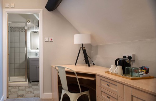 Coleshill House | Springfield House - Birmingham Airport & NEC