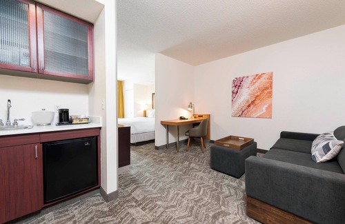 Alpine Center Hotel | SpringHill Suites by Marriott Grand Rapids North