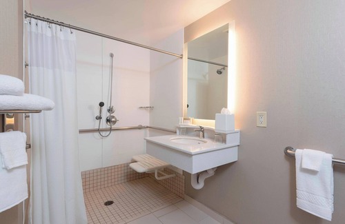 Alpine Center Hotel | SpringHill Suites by Marriott Grand Rapids North