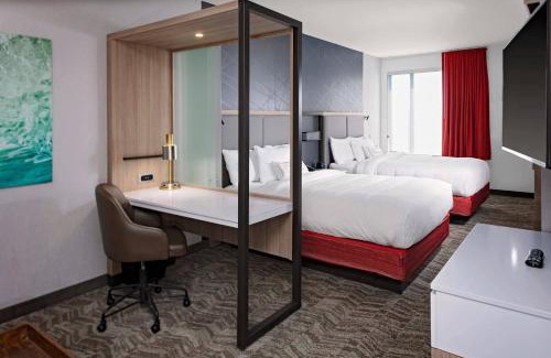 West Plaza Hotel | SpringHill Suites by Marriott Kansas City Plaza
