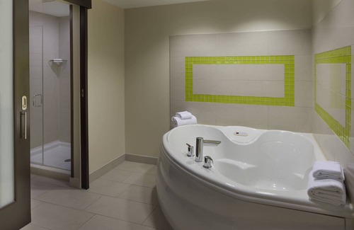 Vaughan Hotel | SpringHill Suites by Marriott Toronto Vaughan