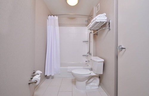 Fairfax Hotel | SpringHill Suites by Marriott Fairfax Fair Oaks