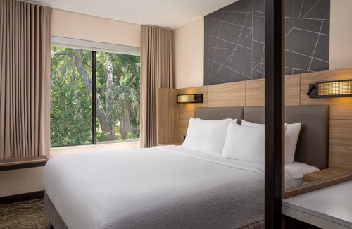 Bayou Oaks Hotel | SpringHill Suites by Marriott Sarasota Bradenton