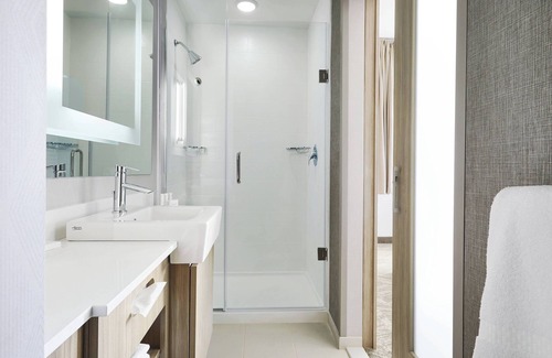 Springfield Hotel | SpringHill Suites by Marriott Springfield North