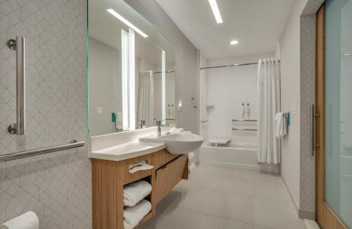 Interchange Square Hotel | SpringHill Suites by Marriott West Melbourne Palm Bay