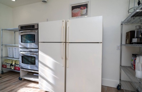 Ore City Cottage | Sproul Lakefront Story Cottage