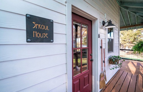 Ore City Cottage | Sproul Lakeside Cottage, 1 Bedroom Plus Loft on Lake O' the Pines, ADA