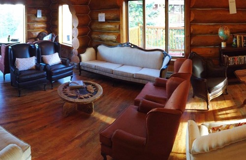 108 Mile Ranch Hotel | Spruce Hill Resort & Spa