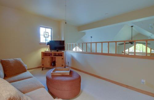 Edwards Apartment | Spruce Tree Lodge #208