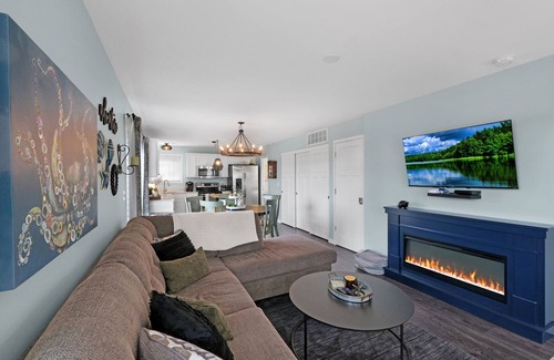 Ottawa House | Spyglass Inn | 3 Bed, 2.5 Bath