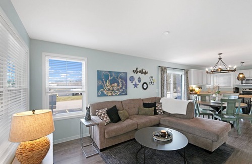 Ottawa House | Spyglass Inn | 3 Bed, 2.5 Bath