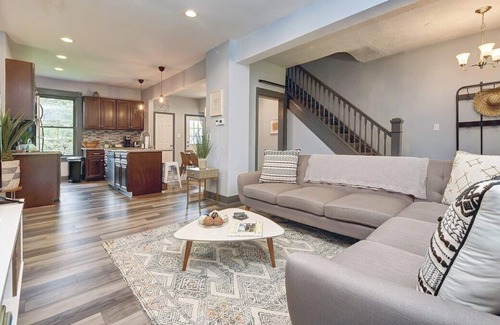 Squirrel Hill South House | Sq. Hill 🏡 Frick Park 🚵‍♀️ Parking 👑 King Bed