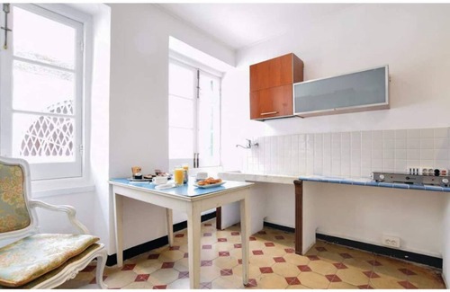 Chiavari Apartment | Square apartment