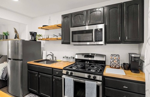 Washington House | Square Haven & The Green Door - Entire Home