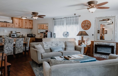 Wimberley Bed & Breakfast | Square Inn
