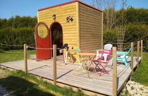Bar-sur-Aube Cabin | Square of stars