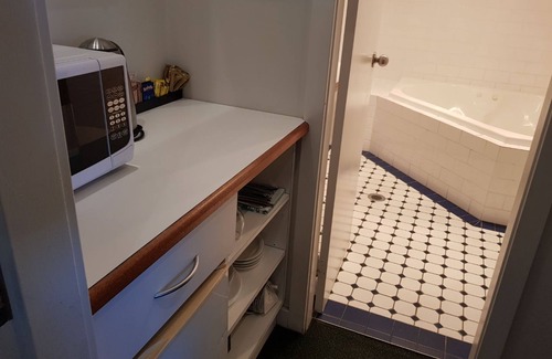 Belmont Hotel | Squid Ink Motel