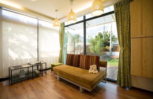 Guanshan Bed & Breakfast | Squirrel House