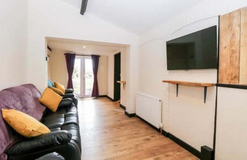 Swafield House | Squirrel Lodge