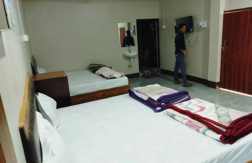 Ashta Hotel | SR HOTEL KILERAMA ASHTA