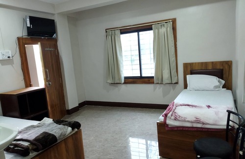 Ashta Hotel | SR HOTEL KILERAMA ASHTA