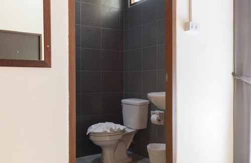 Nuea Khlong Hotel | Srisuksant Urban