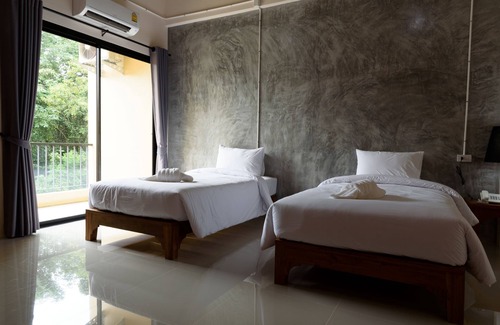 Nuea Khlong Hotel | Srisuksant Urban