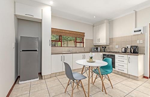 Greater Johannesburg Metropolitan Area Cabin | Srm