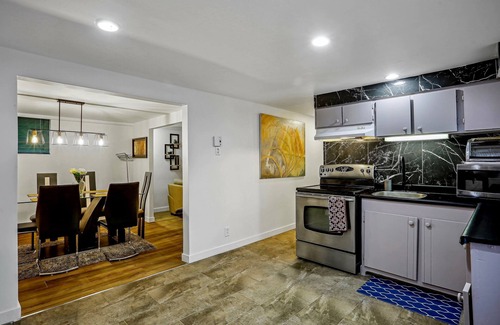 Les Moulins Regional County Municipality Apartment | SS apartment with whirlpool bath - citq 318125