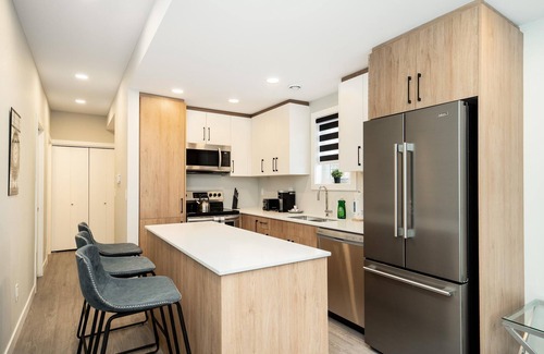 Winnipeg House | St Boniface+Crisp 2 Bdr +Parking (1-372)