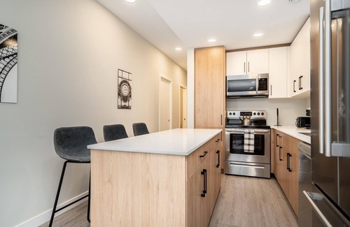 Winnipeg House | St Boniface+Crisp 2 Bdr +Parking (1-372)
