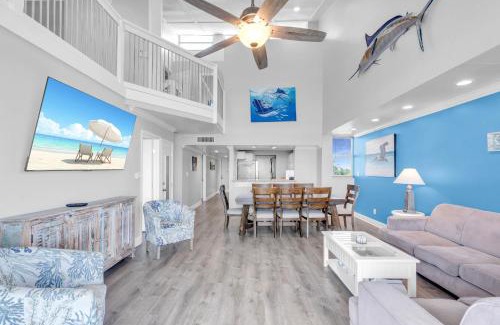 Meadows House | St Croix - Downtown 4x4 Waterfront Penthouse Pool Dock Pet