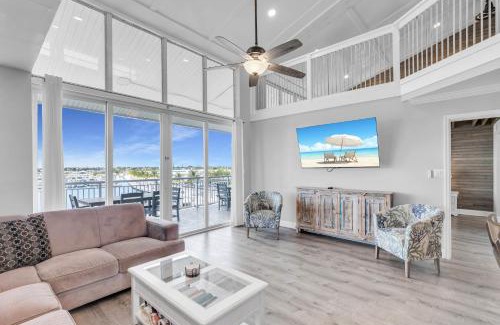 Meadows House | St Croix - Downtown 4x4 Waterfront Penthouse Pool Dock Pet