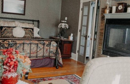 Stillwater Apartment | St. Croix Suite - Aurora Staples Inn