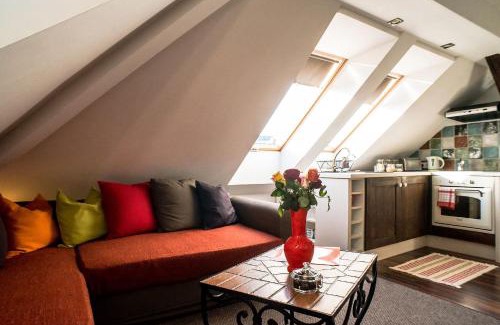 Szentimrevaros Apartment | St. Gellért Square - Minilux Apartman