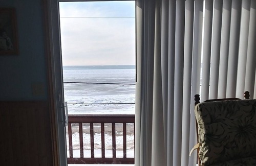 St Ignace House | St. Ignace close to Mackinac Island Private Beach / lake Front on Lake Michigan