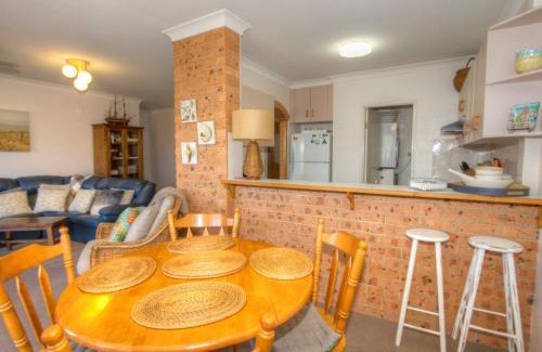 Tuncurry Apartment | St James 6