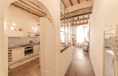 Old Town Apartment | St. James House, 90 m Osteria Francescana