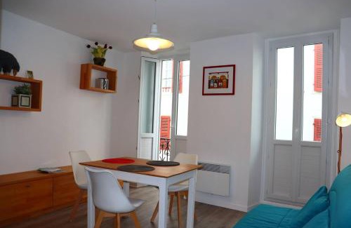 Saint-Jean-de-Luz City Center Apartment | St Jean de Luz, Centre ville 2 pièces, plage à pied - 3 étoiles