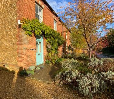 Dersingham House | St Jude's Bed & Breakfast
